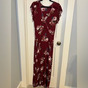 Loveappella Stitch Fix Long Floral Woman’s Maxi Dress Size Large Burgundy Red